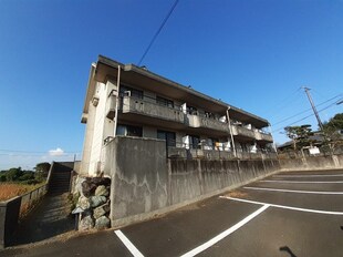 マンション山﨑Ⅱの物件外観写真